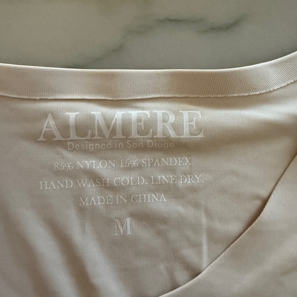 Almere smooth fabric contour top Sz M - Picture 5 of 5